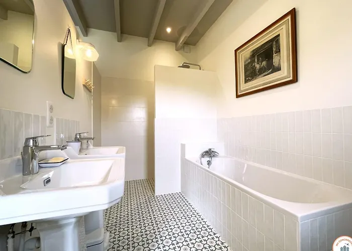 Les Ecuries - Campagne - Vue * Pennedepie