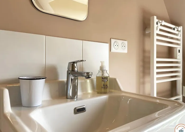 Les Ecuries - Campagne - Vue Nyaraló *